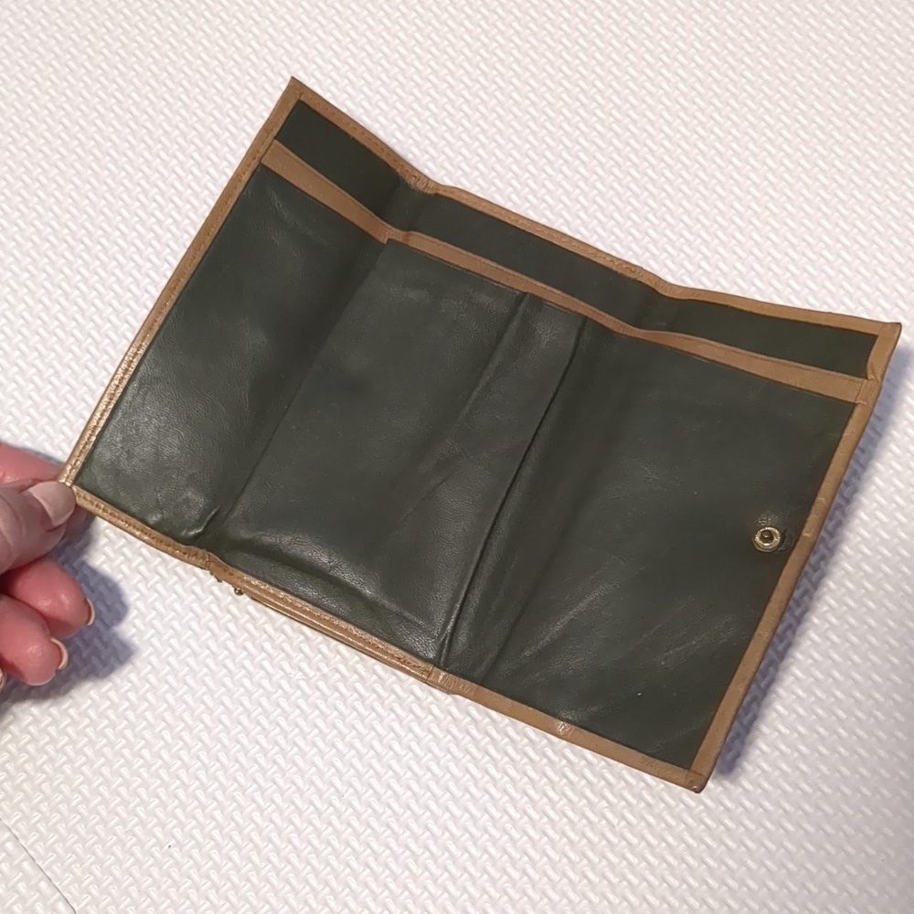 LEATHER Tan / green wallet - Picture 2 of 6